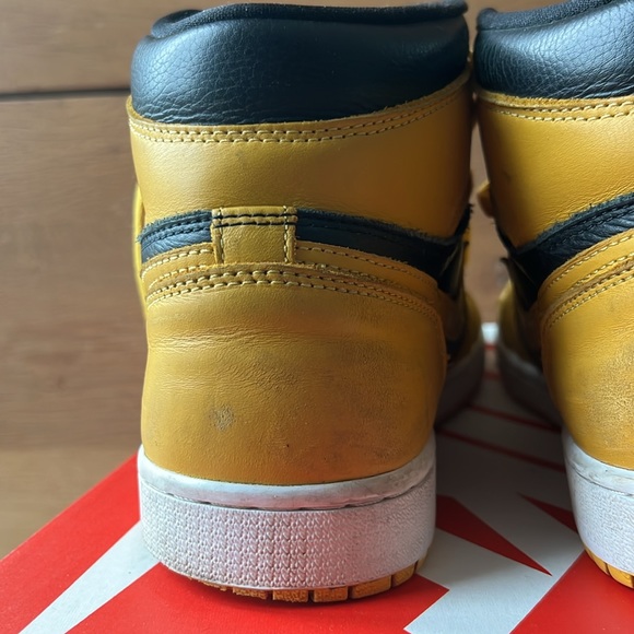 AIR JORDAN 1 HIGH RETRO OG \'POLLEN\' - Pre-Owned Condition